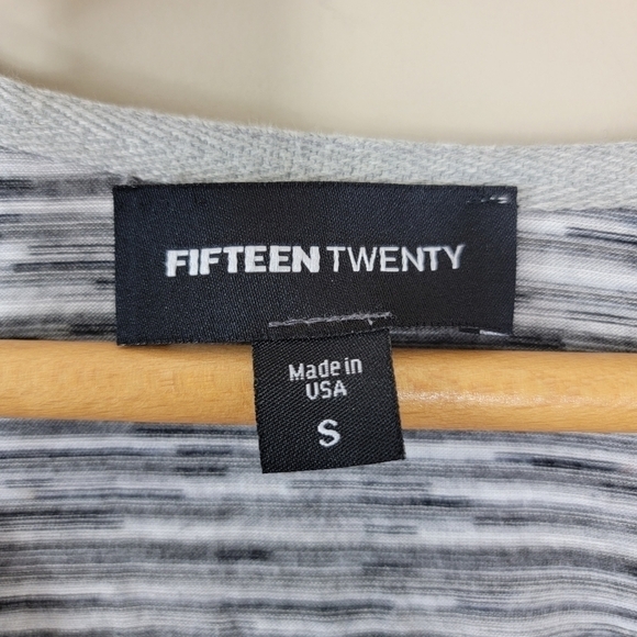Fifteen Twenty | Gray Space Dye Striped Button V-neck Cardigan Size Small - Picture 4 of 6